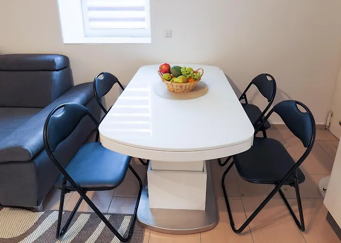 Zentrale Lage Naehe Duesseldorf Airport, Messe Apartment Duisburg